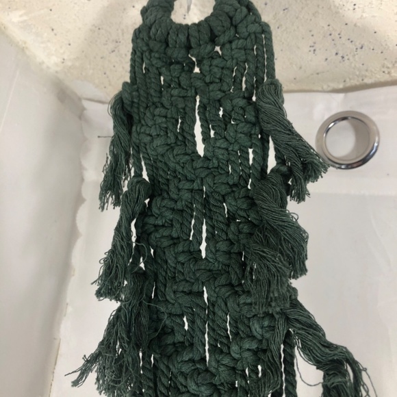 Green Woven Macrame Plant Hanger. NEW. - Picture 2 of 3